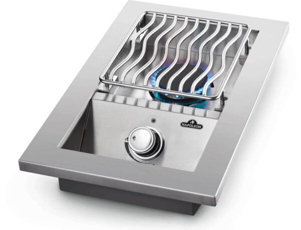 Built-in 500 Series Single Range Top Burner angled with grill