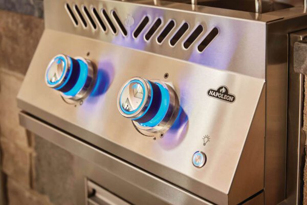 Built-in 700 Series Power Burner blue dials