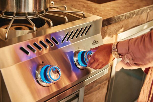 Built-in 700 Series Power Burner blue dials with hand