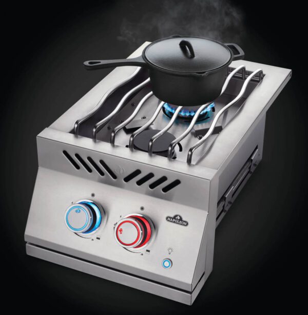 Built-in 700 Series Inline Dual Range Top Burner angled pot on burner